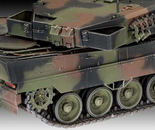 Modello in plastica Leopard 2A6/A6NL