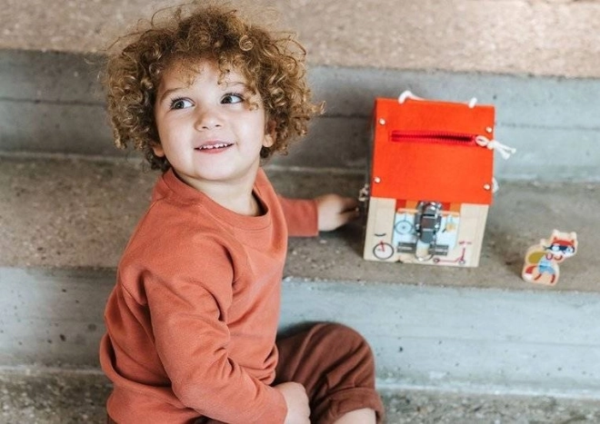 casa in legno con serrature Lilliputiens