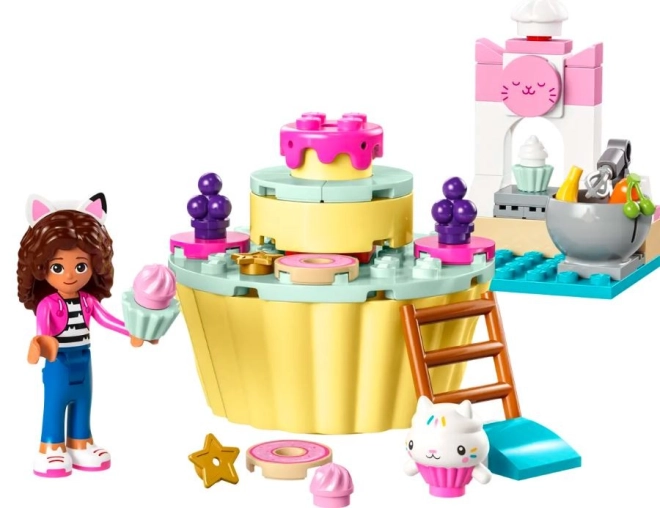 Grande Torta con Decorazioni