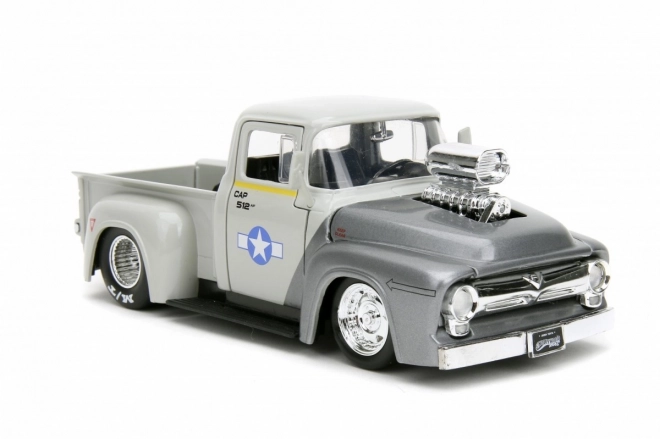 Camioncino Ford 1956 1:24 di Street Fighter di Jada Toys