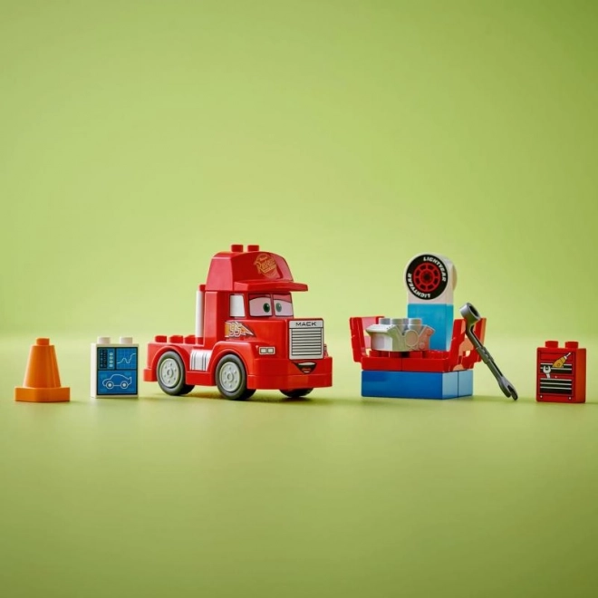 LEGO DUPLO Disney Cars Maniek in gara