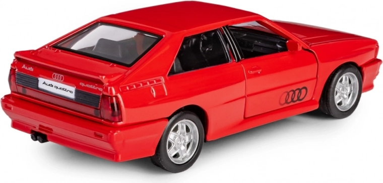 Trasmissione pull-back per una corsa scattante