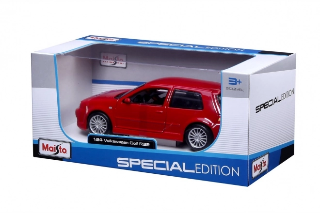 Modello in scala Volkswagen Golf R32 rosso 1/24