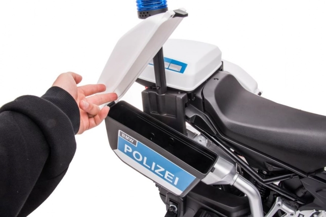 Moto elettrico della polizia bianco