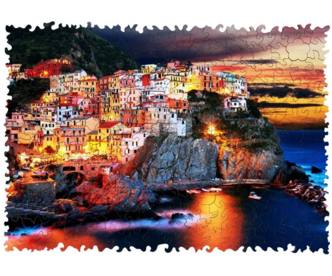 Motivo pittoresco di Manarola alla luce del tramonto