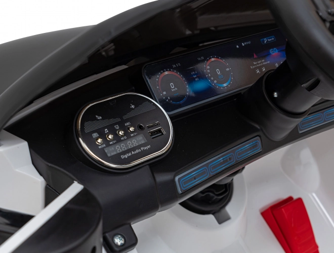 Mercedes Benz AMG EQA per bambini Bianco + Telecomando + Cinture di sicurezza a 5 punti + EVA + Display MP3 + LED