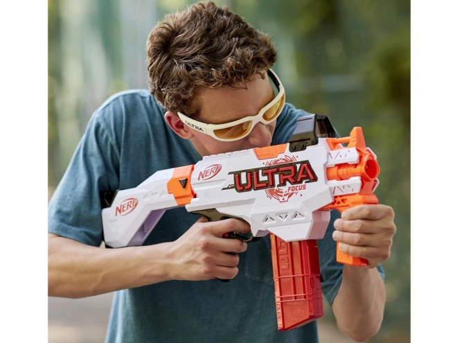 Pistola Nerf Ultra Focus con munizioni in schiuma