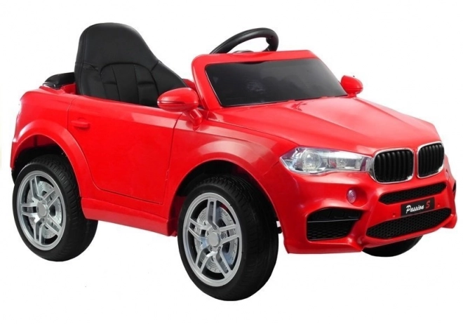 Auto elettrico rosso per bambini