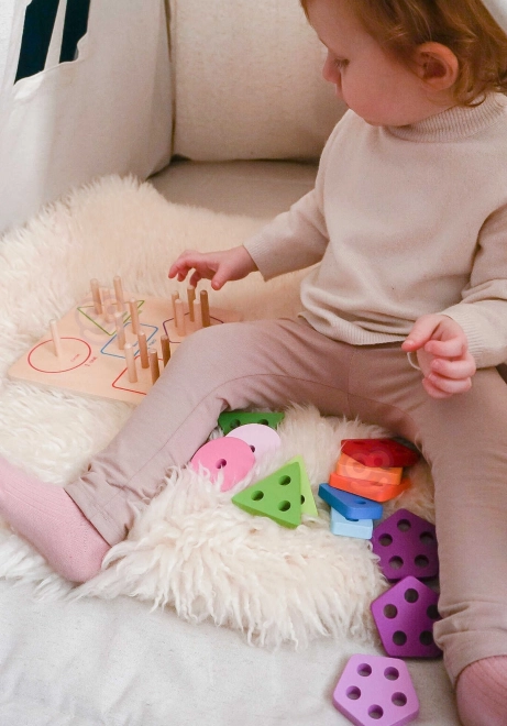 Puzzle di legno con forme geometriche