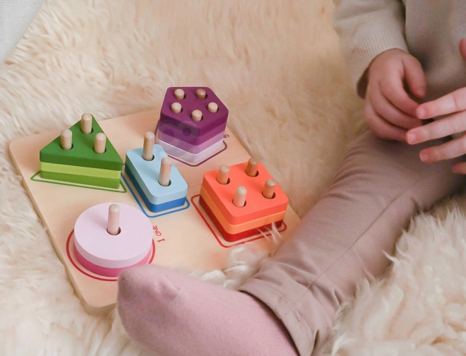 Puzzle di legno con forme geometriche