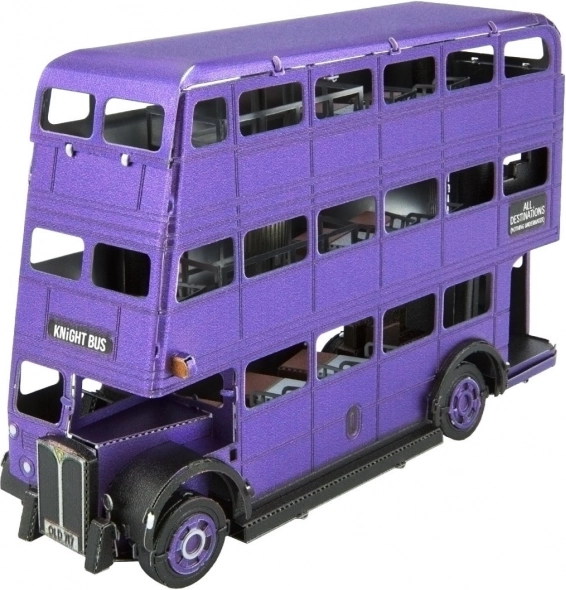 Iconico autobus Nottetempo a tre piani
