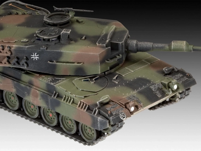 Modello in plastica Elefant SLT 50-3 + Leopard 2A4