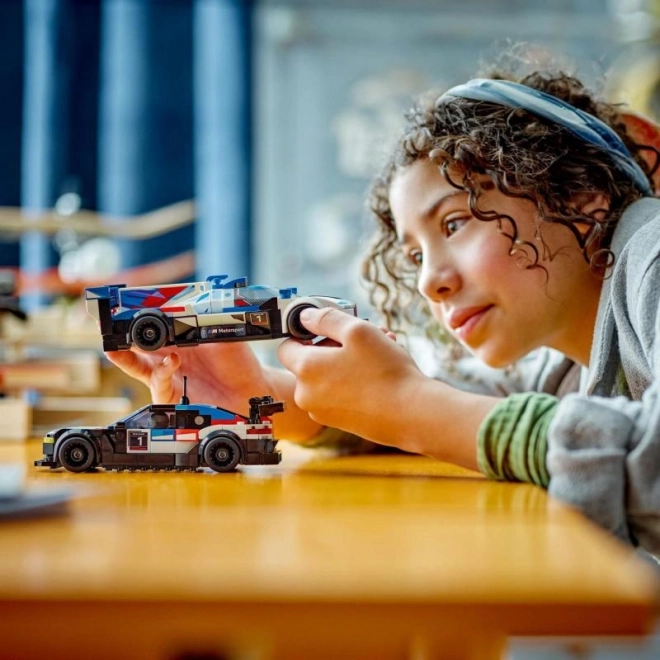 Gioco con minifigure dei piloti