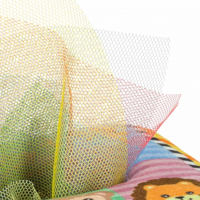 Box sensoriale Montessori con fazzoletti colorati e animaletti