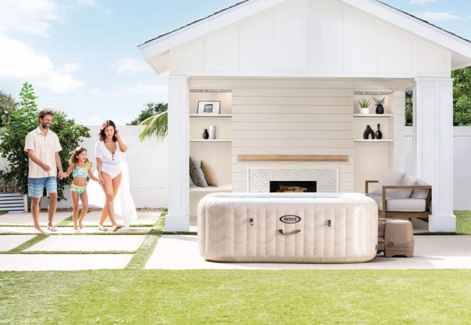 Vasca idromassaggio gonfiabile con design quadrato per 6 persone 196x71 cm con accessori premium di INTEX