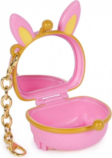 Specchietto nascosto e spazio per i piccoli oggetti