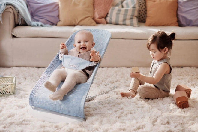 BABYBJORN - Sdraietta BALANCE SOFT MESH - grigio/bianco – Blu/bianco