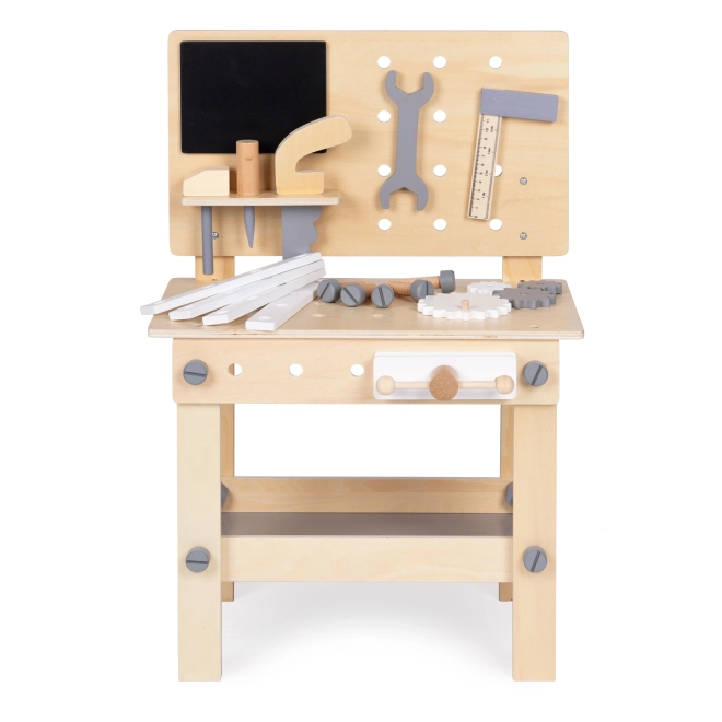 Officina per bambini piena di strumenti