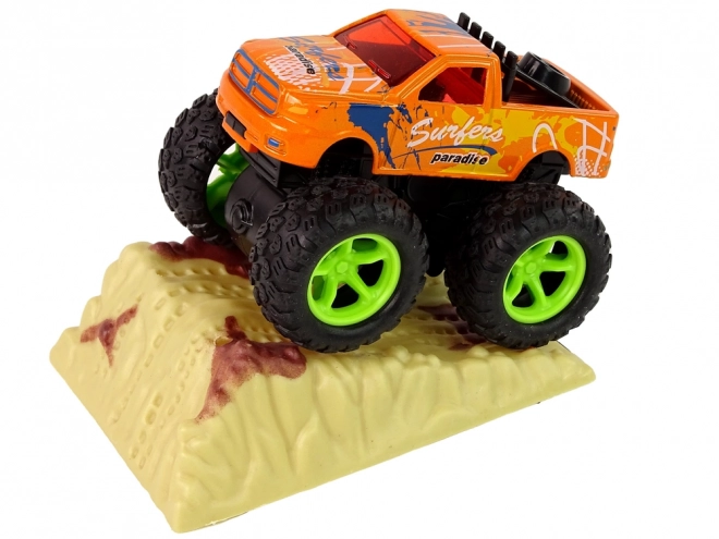 Macchina giocattolo Monster Truck con gomme in gomma e rampa