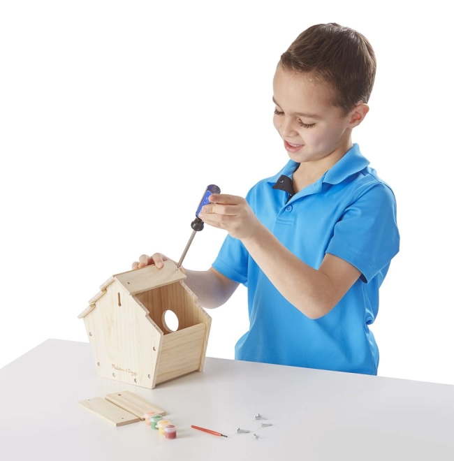 Assemblaggio e decorazione fai-da-te