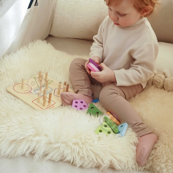 Puzzle di legno con forme geometriche