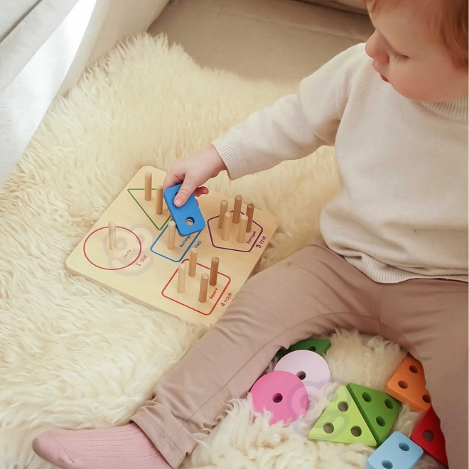Puzzle di legno con forme geometriche