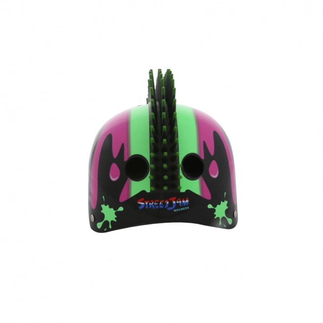 Casco nero per ciclisti e skateboarder