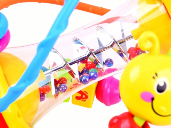 Spirale con perline per divertimento visivo e sonoro