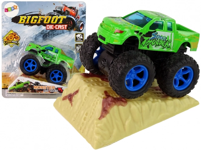 Macchina giocattolo Monster Truck con gomme in gomma e rampa