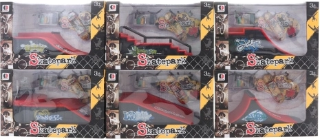 Rampa in plastica con skateboard avvitabile per salti
