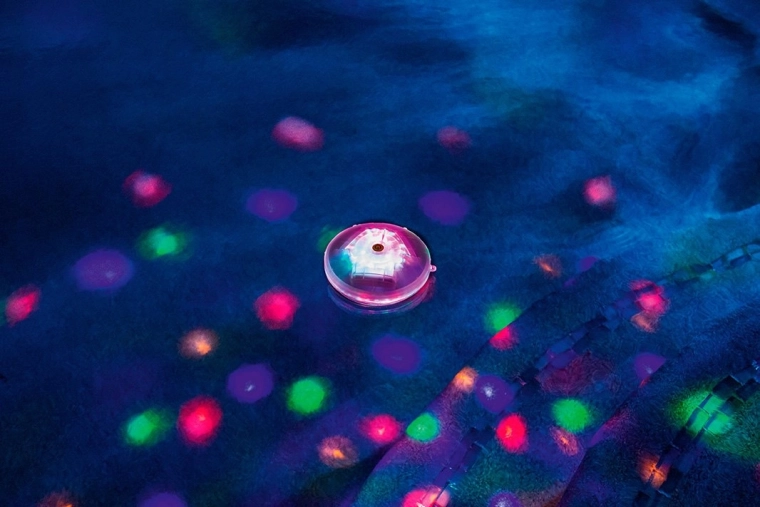 Quattro colori e sette modalità luminose