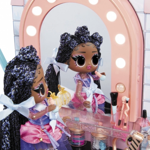 Salone parrucchiere con specchio retroilluminato