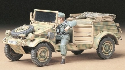 Modello in plastica Kubelwagen Type 82