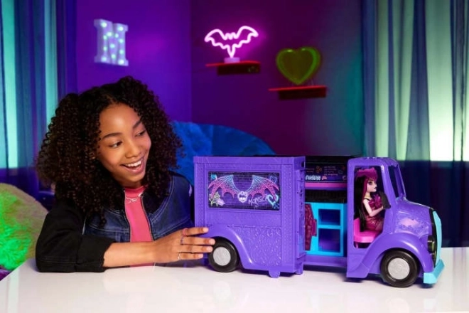 Carro food truck con Draculaura di Monster High