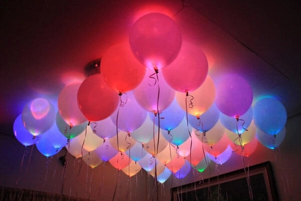 Palloncini LED luminosi 5 pezzi assortiti 30 cm