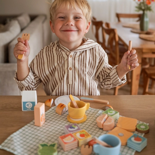 Gioco creativo di cucina e servizio