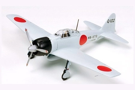 Modello in plastica del caccia Mitsubishi A6M3 Zero