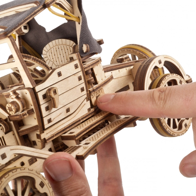 Pezzo meccanico in legno storico auto di Ugears