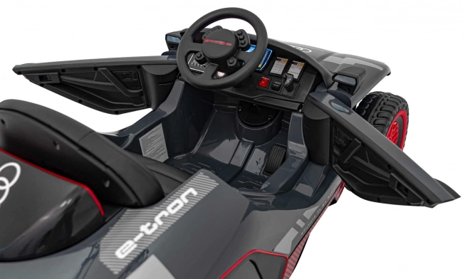 Veicolo Audi RSQ E-TRON Grigio