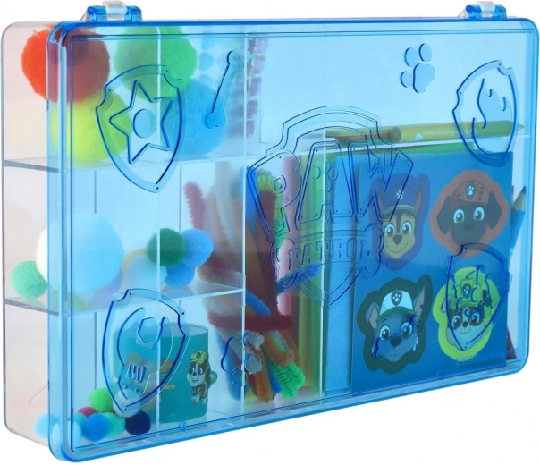 Robusta valigetta in plastica con scomparti ordinati