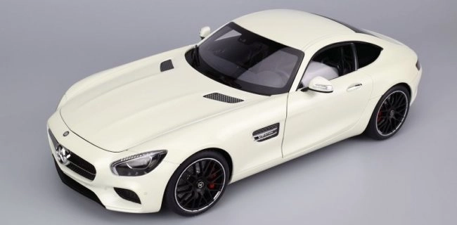 Modellino Mercedes AMG GT in scala 1:34 color crema