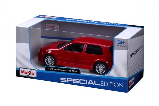 Modello in scala Volkswagen Golf R32 rosso 1/24