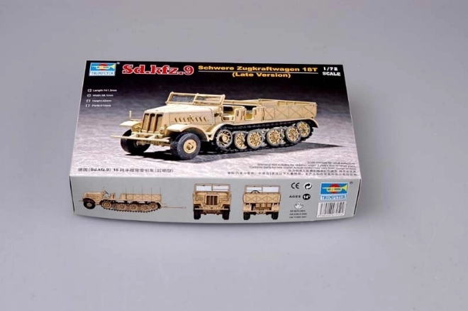 Modello in plastica Sd.Kfz.9 Schwere Zugkraftwagen