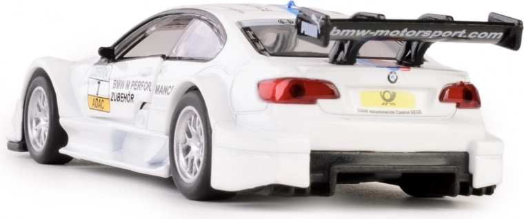 Pneumatici in gomma e lavorazione dettagliata