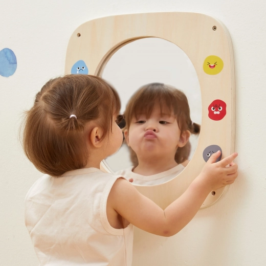 Struttura in legno solida con angoli arrotondati