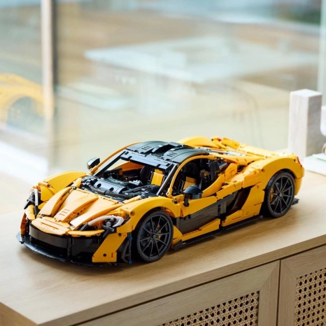 Auto da corsa McLaren P1 LEGO Technic per adulti