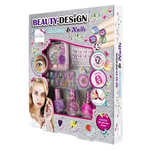 Set beauty design trucco e unghie