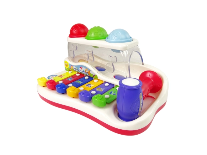 Divertimento con palline per la motricità