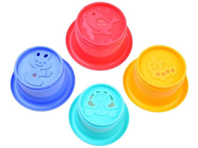 Imparare giocando con i bicchierini colorati