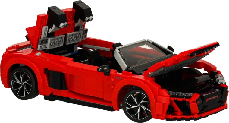 Cofano apribile ed elementi mobili